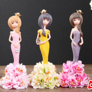 Сувенир полистоун "Девушка в короне, платье с цветами /4470367