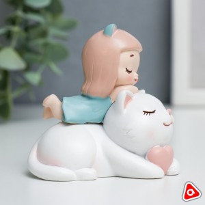 Сувенир полистоун "Малышка с кошачьими ушками спит на котике" /4645743